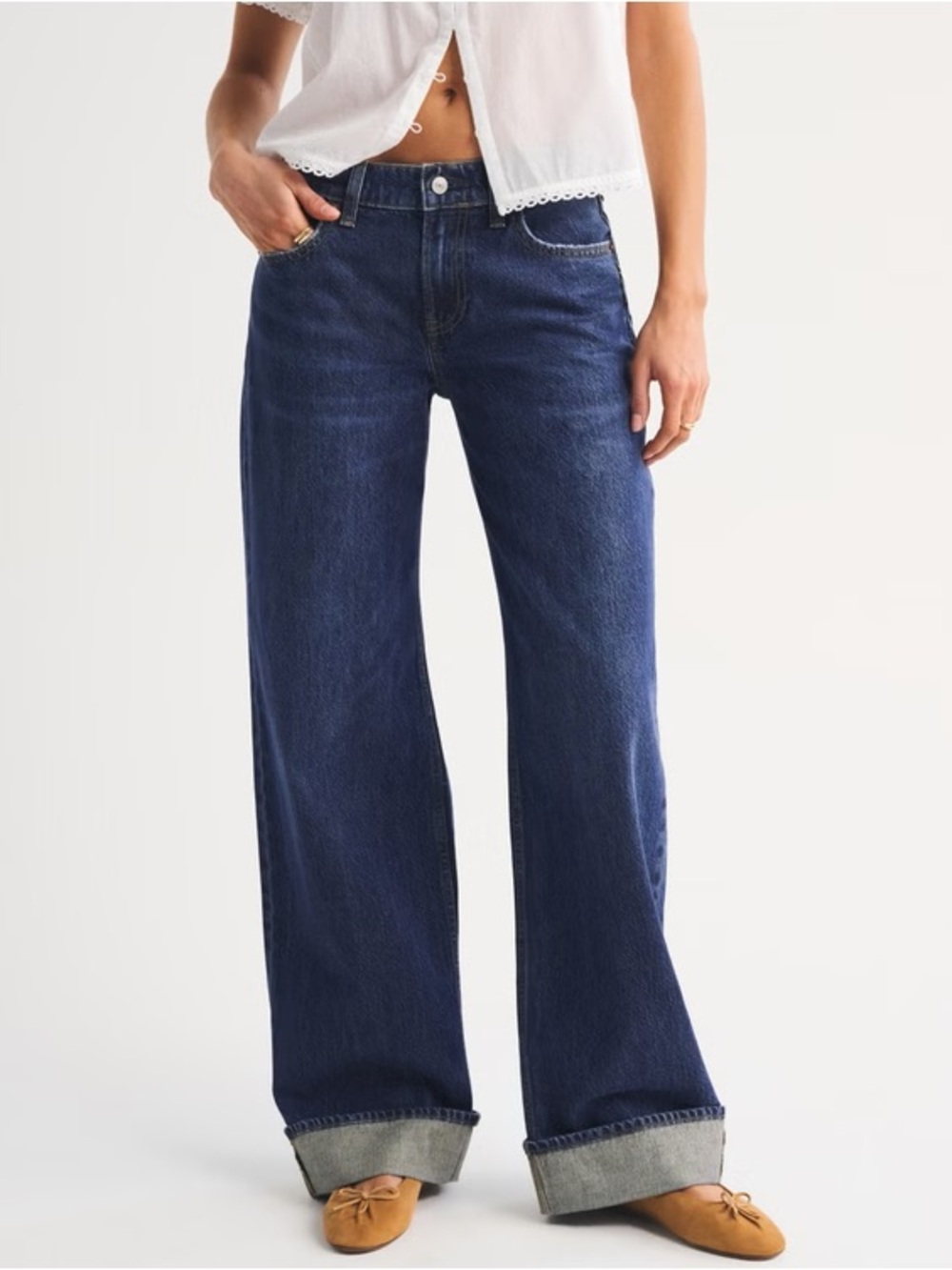 NWT Abercrombie & Fitch low rise, ultra loose, cuffed hem jean, size 30